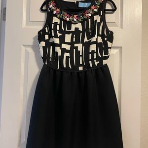 Multicolored-stone Neckline Black Dress